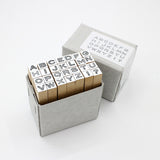 オスコラボ OSCOLABO スタンプ Jimu ALPHABET STAMPS ジムアルファベットスタンプ 28個入り ボックス入り 大文字 アルファベット 白抜き 事務スタンプ 手帳 はんこ 手帳 かわいい