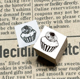 パティシエハリネズミ スタンプ 12×12mm ポット コーヒーサーバー 王冠 フラッペチーノ クラッカー ビール フレンチクルーラー チェリーカップケーキ いちごシュー チョコ シャボン玉 クッキー