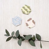 cohana コハナ 榛原千代紙の糸通し 3個セット 日本製 糸通し 紙製 レトロ 和柄 コンパクト 裁縫道具 手芸道具 かわいい おしゃれ ギフト プレゼント