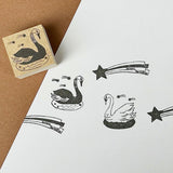 Kinotorico スタンプ キノトリコ No.12 白鳥 No.13 黒鳥 No.17 クロうさぎ うさぎ No.18 花A No.19 花B 花 レトロ クラシック はんこ かわいい ギフト 手帳 メモ メッセージスタンプ