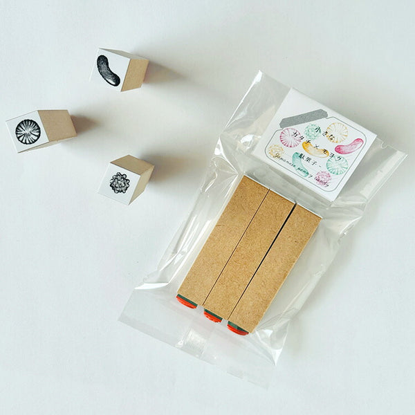 オスコラボ OSCOLABO スタンプ 小さなカタチ×モヨウ 波の落とし物 駄菓子 3個入り 海 夏 貝殻 ヒトデ 潮が運んだ手紙 金平糖 ゼリービーンズ 和風 ミニ 小さい はんこ 手帳 かわいい