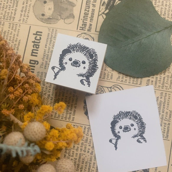 パティシエハリネズミ スタンプ 30×30mm ハリネズミのハリー 上半身 パンダのコロロ 寝転び 切り株 傘 クッキー缶 うさぎのモカ 角っこお花 うさぎ かわいい おしゃれ