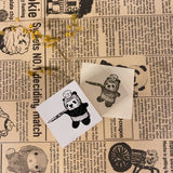 パティシエハリネズミ スタンプ 30×30mm 手に何かを持つハリー 猫のミーコ 運ぶパティシエ コロロ ハリー チップ 丸いクッキー缶 クラシック角っこお花 スキレット 丸皿 パンダ ひよこ 角