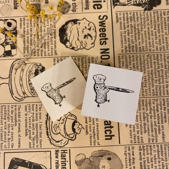 パティシエハリネズミ スタンプ 30×30mm 手に何かを持つハリー 猫のミーコ 運ぶパティシエ コロロ ハリー チップ 丸いクッキー缶 クラシック角っこお花 スキレット 丸皿 パンダ ひよこ 角