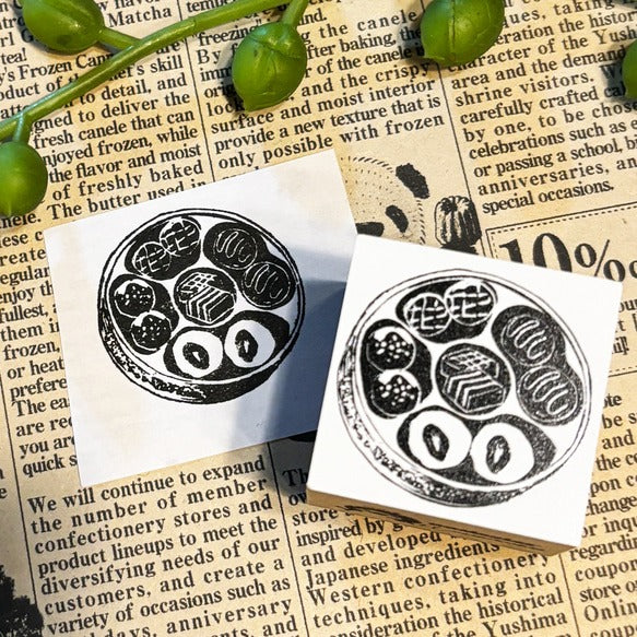 パティシエハリネズミ スタンプ 30×30mm チョコレート缶 蓋 パン焼き窯 カート ブラックベア シバ犬のそら豆ちゃん お買い物バッグ プレゼントの箱 クマ 柴犬 ボックス かわいい おしゃれ