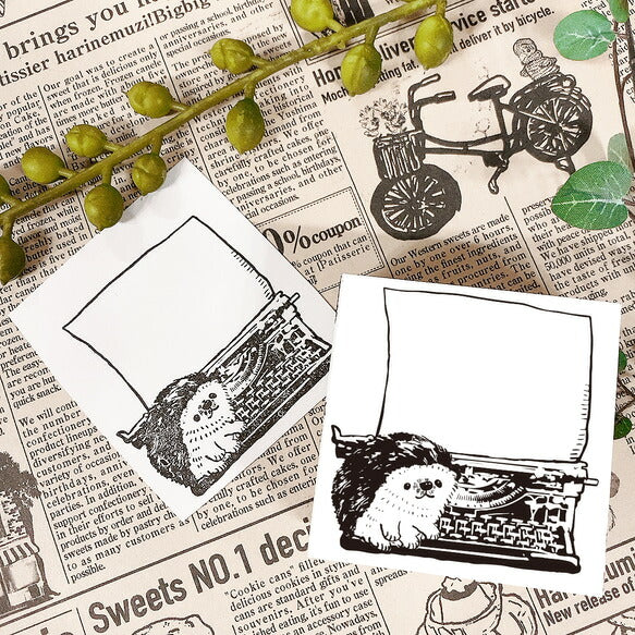 パティシエハリネズミ スタンプ 58×58mm 座り心地のいい椅子 パールのフレーム ブランコ タイプライター ハリー ガーベラ オーバルのお皿 お店のテーブル アンティークのドア 自転車でパンの配達