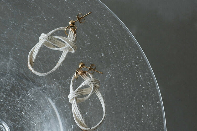hare 結びの耳飾り 水引バンド ピアス イヤリング 水引 ハレ 飾り アクセサリー 装身具 日本 文化 作家 HARE Earrings Accessory Mizuhiki MU-E4(C) MU-E4(E)